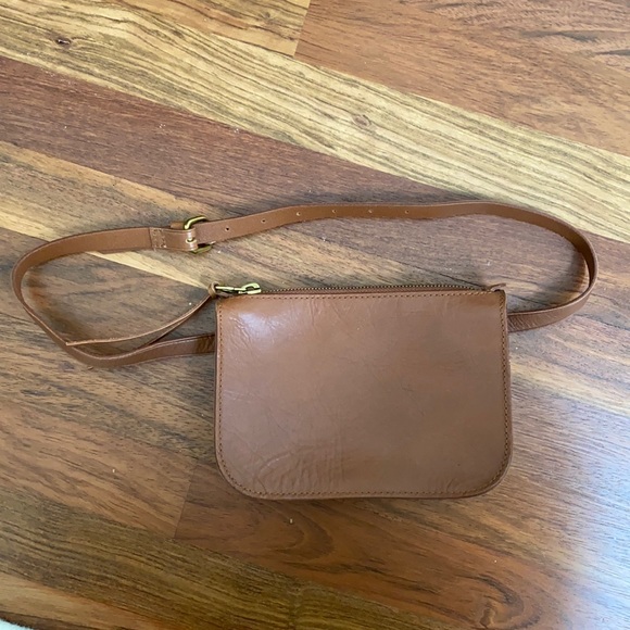 Madewell Handbags - Madewell Fanny pack
